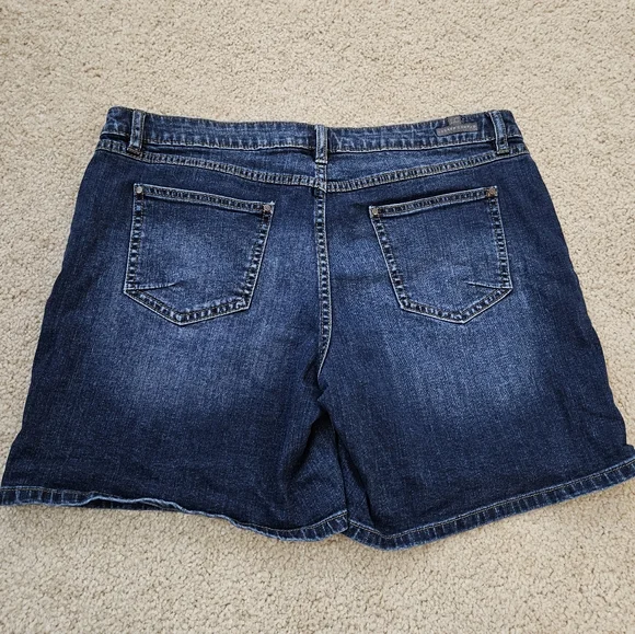 Lauren Conrad Women's Size 16 Sixteen Denim Shorts Distressed - Picture 10 of 12